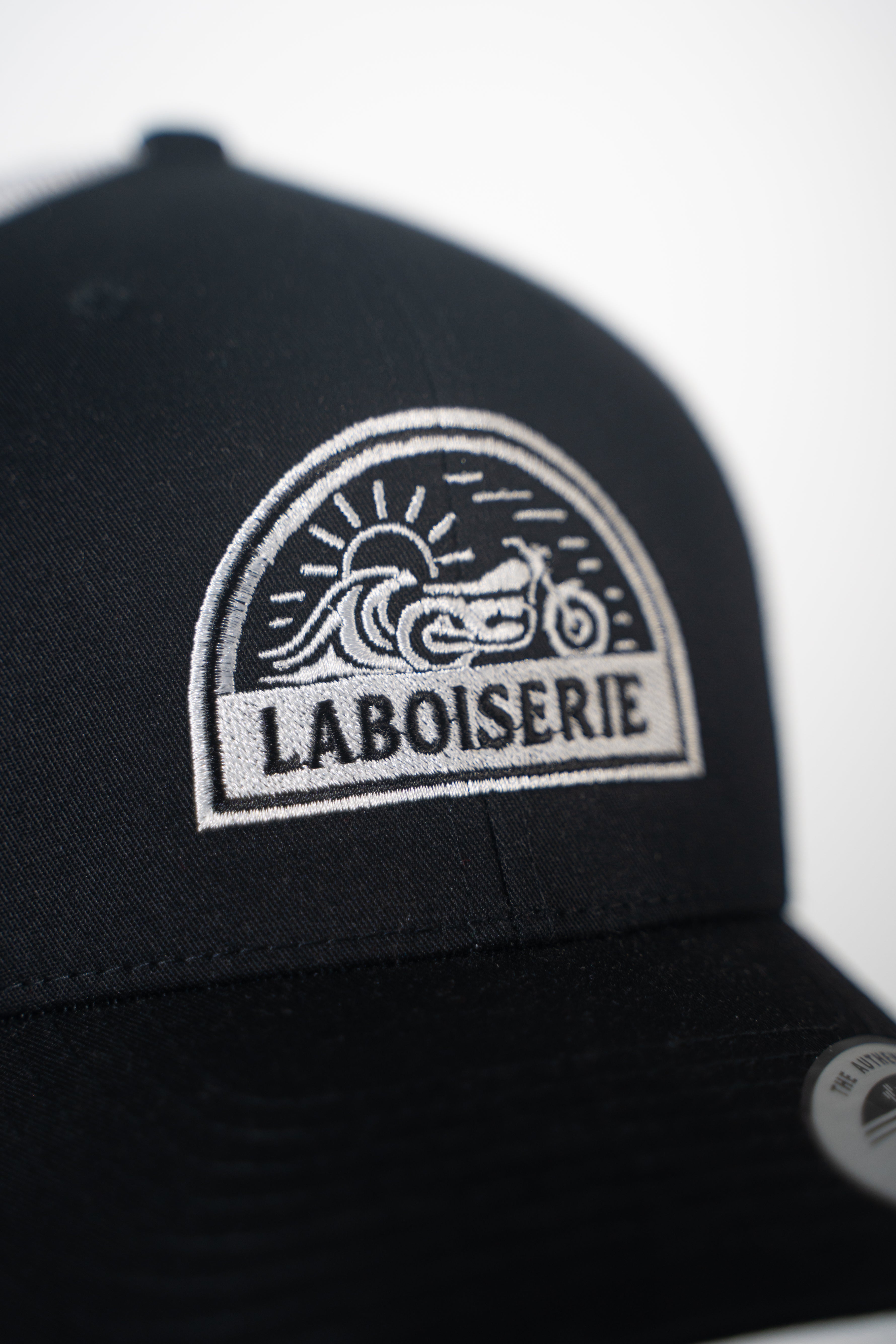 LA CASQUETTE LABOISERIE BI-COLOR NOIRE/BLANCHE